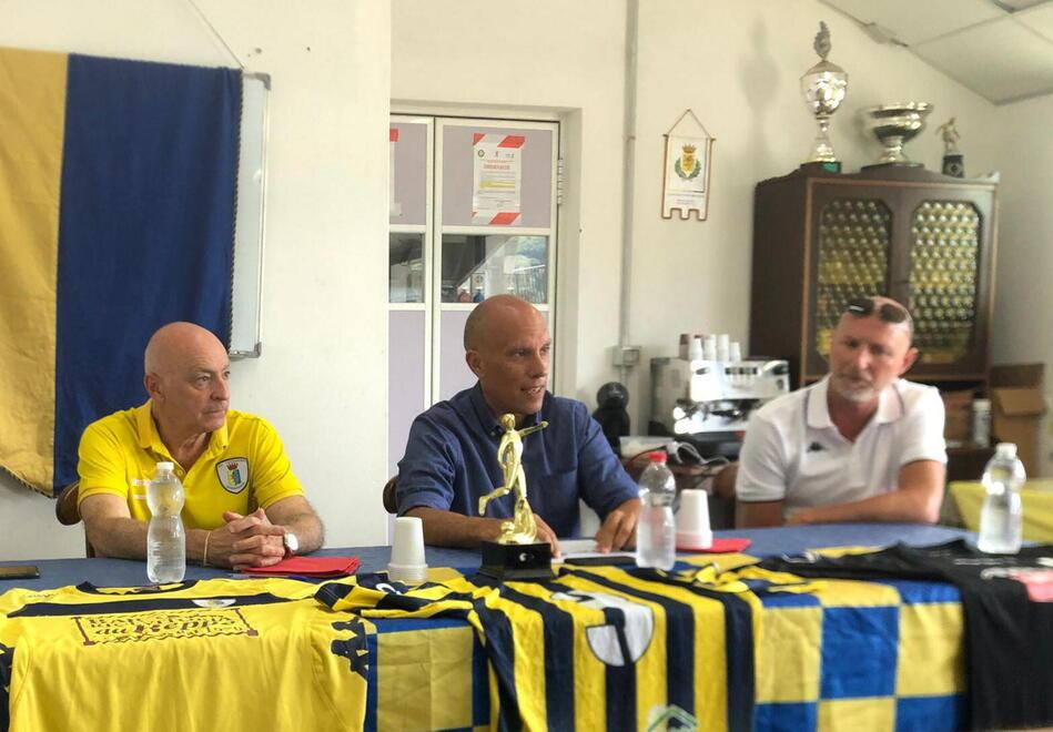 Castelnuovo Garfagnana, si riparte dall’ex Andrea Cipolli: dal campo alla panchina