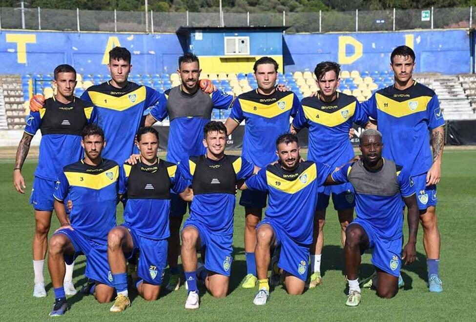 Carrarese, con il Seravezza la sgambata premia gli ospiti