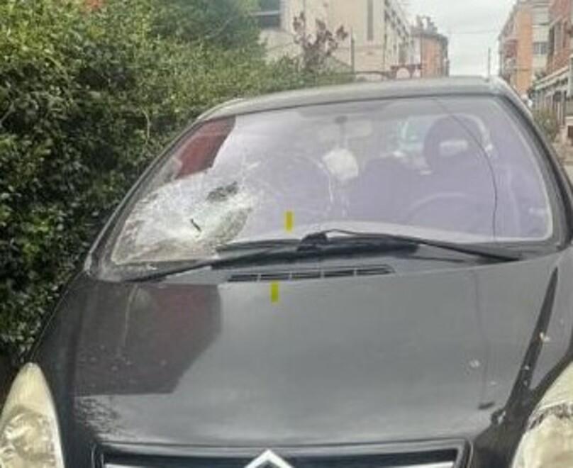 Altra auto danneggiata: «Troppi vandali a Pontelagoscuro» 