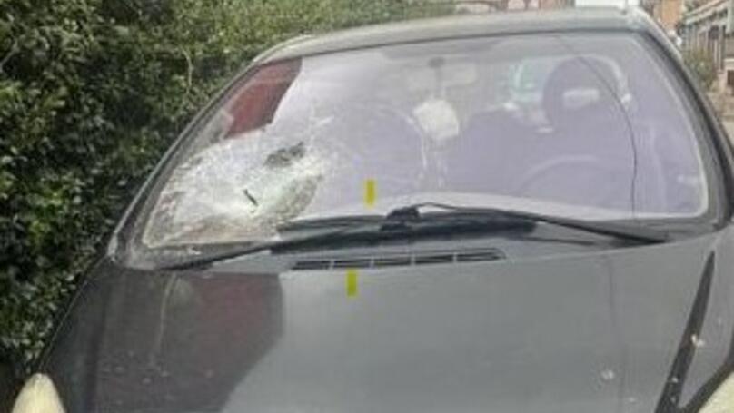 Altra auto danneggiata: «Troppi vandali a Pontelagoscuro»