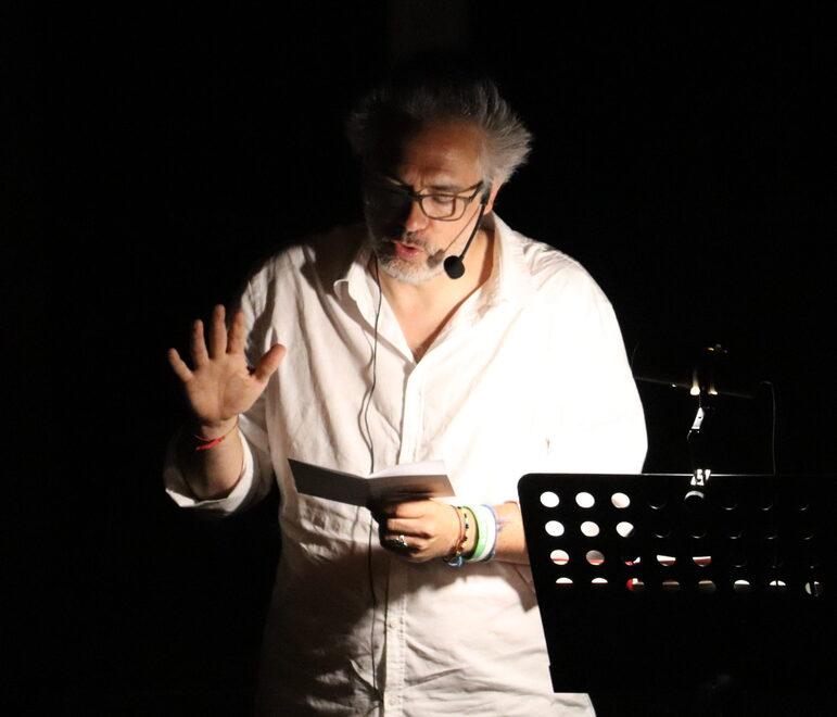 
	Lo scrittore Emanuele Ferrari


