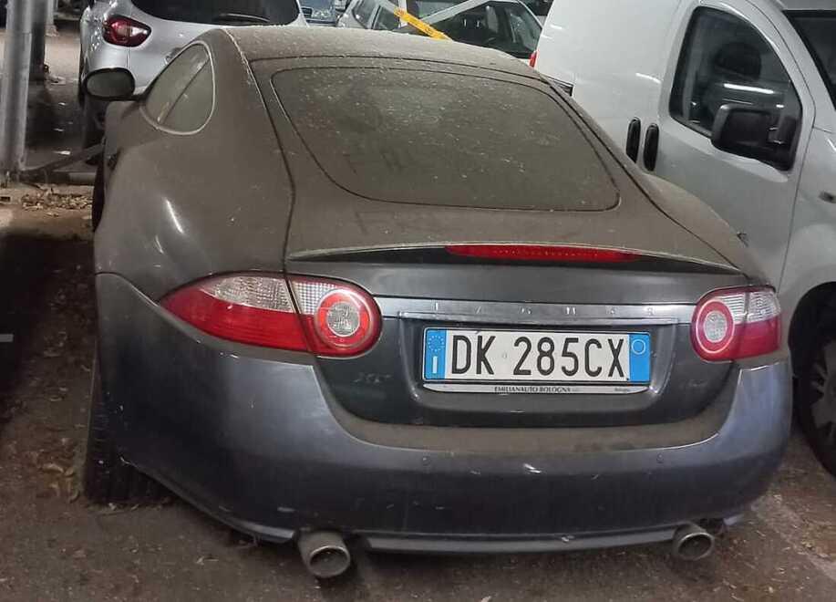 Carpi «Degrado e auto fantasma al parcheggio coperto»