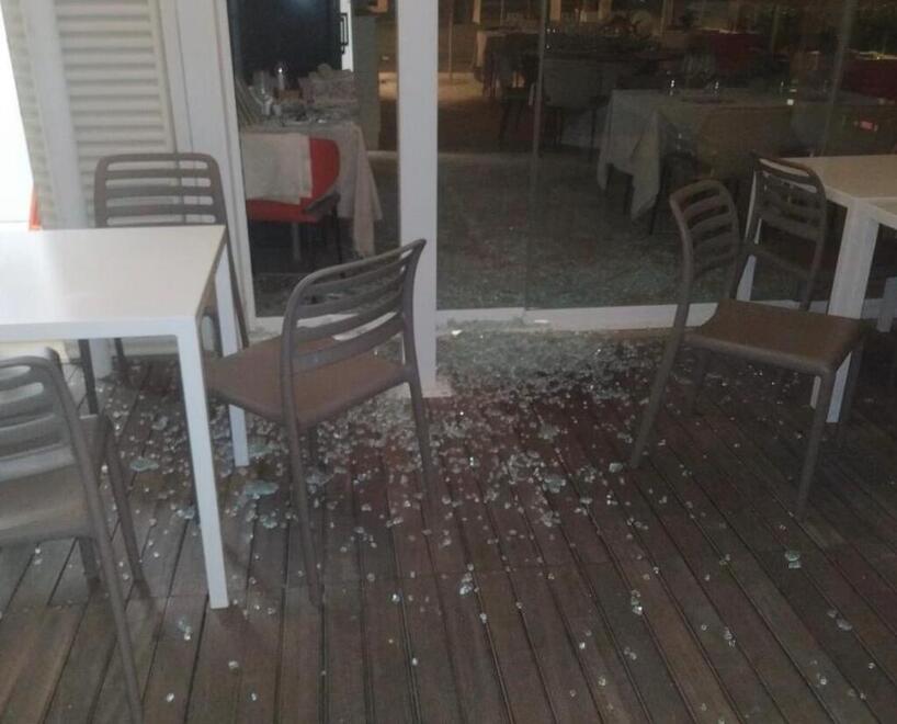 Rubati cento euro in piazza Mazzini e una trentina di euro di spiccioli alla baracchina Il Delfino. Niente bottino dalla Bianca (nella foto)