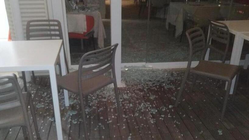Rubati cento euro in piazza Mazzini e una trentina di euro di spiccioli alla baracchina Il Delfino. Niente bottino dalla Bianca (nella foto)