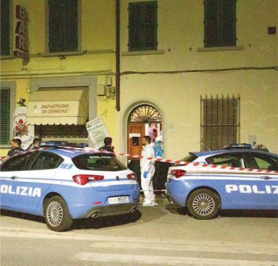 
	Nella foto sopra l&rsquo;intervento degli agenti sul luogo del delitto

