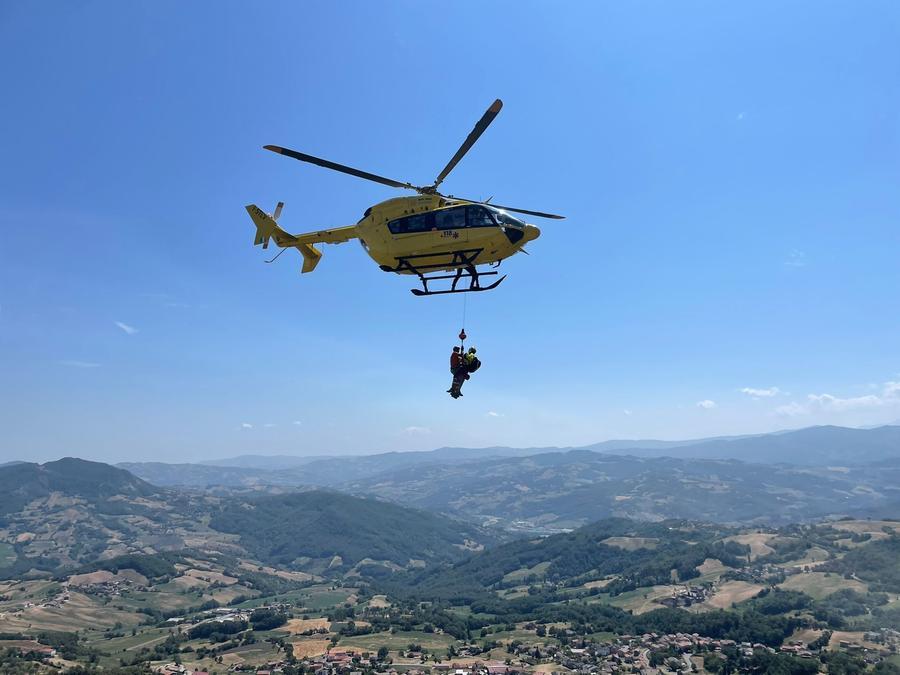 Bloccato sulla ferrata, 61enne soccorso con l’elicottero