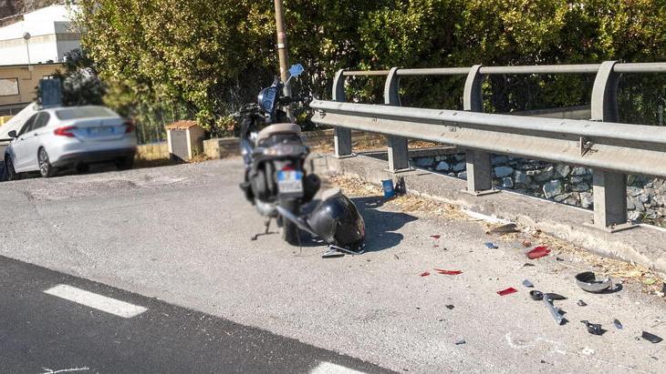 Pietrasanta, schianto con lo scooter a Montiscendi: migliorano le condizioni della donna ferita