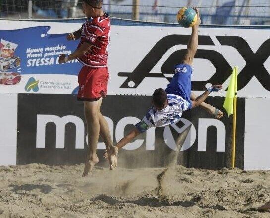 Beach soccer, il Viareggio cala il poker e vola alle semifinali 
