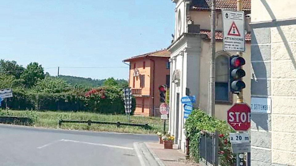 Semaforo spara multe: il Comune di Cerreto dà l’incarico a un legale per risolvere “il caso”