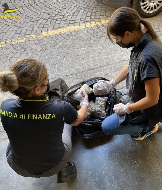 Altri 4 chili di bulbi oppiacei