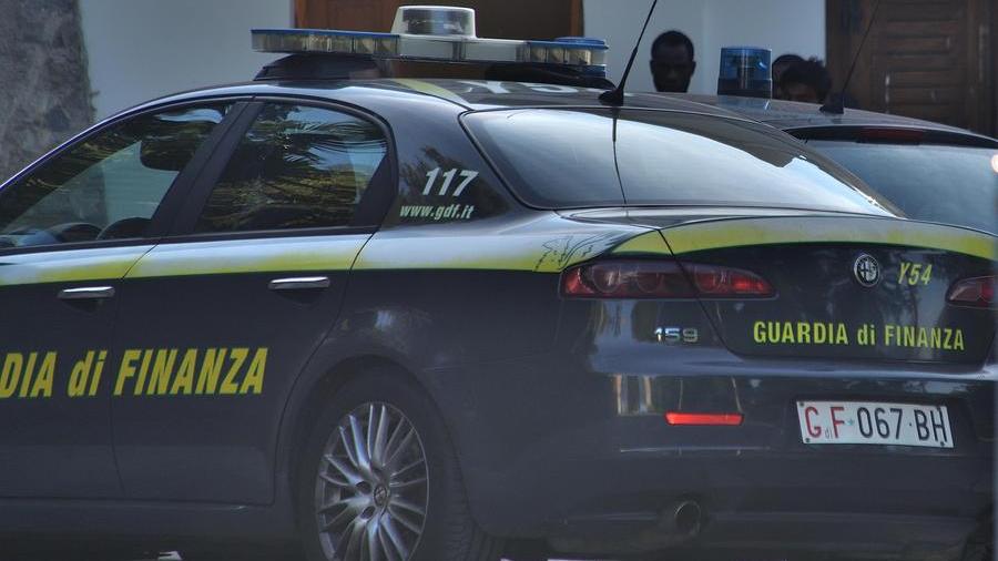 Ferito a manganellate in una lite stradale