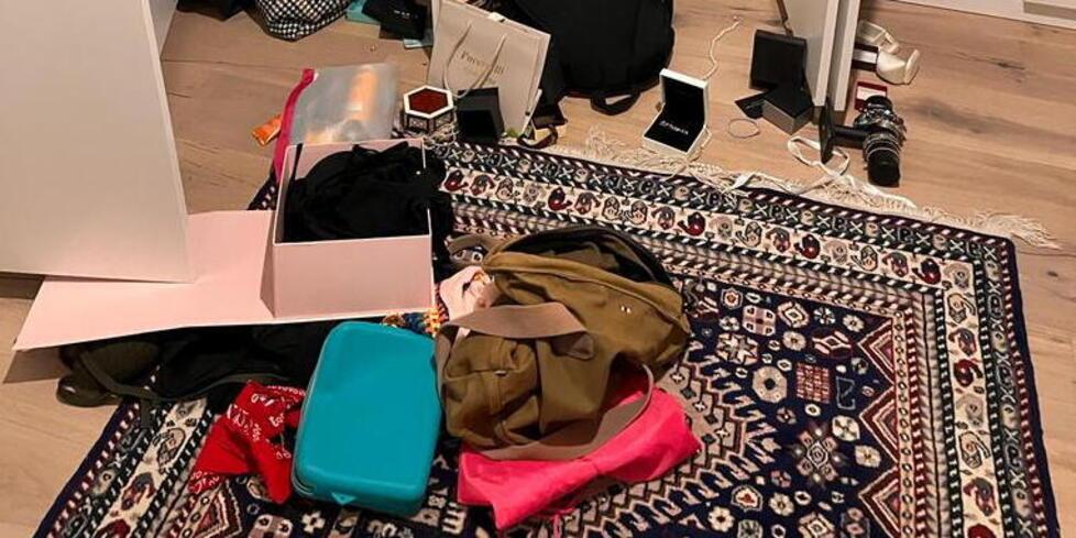 Gli anziani coniugi dormono e i ladri svaligiano la casa