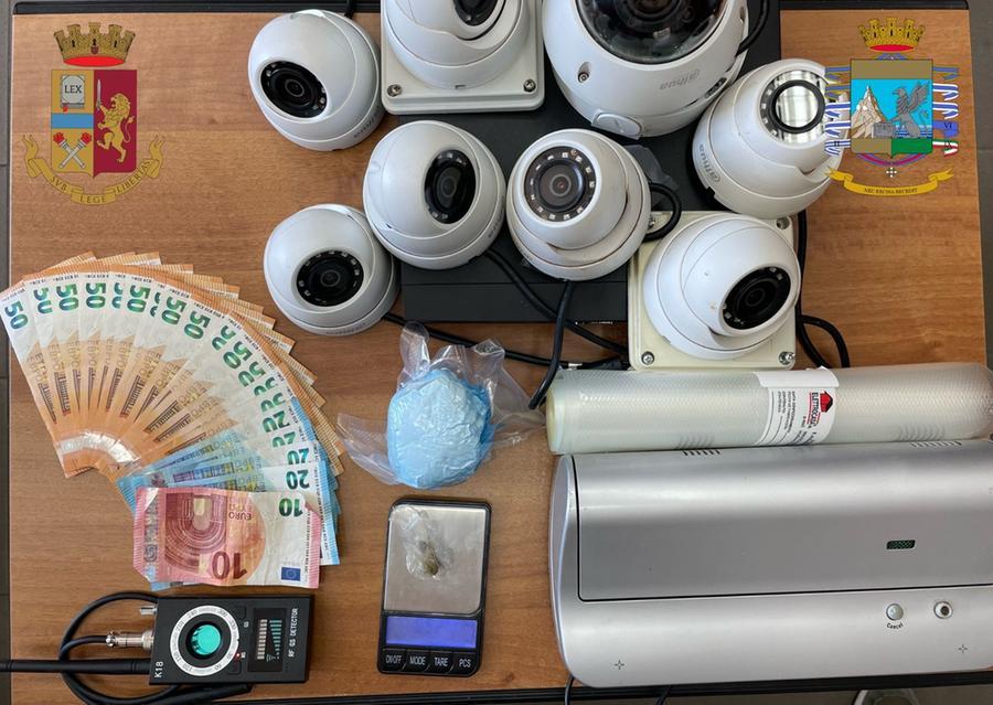 Uta, la casa dello spaccio era un bunker