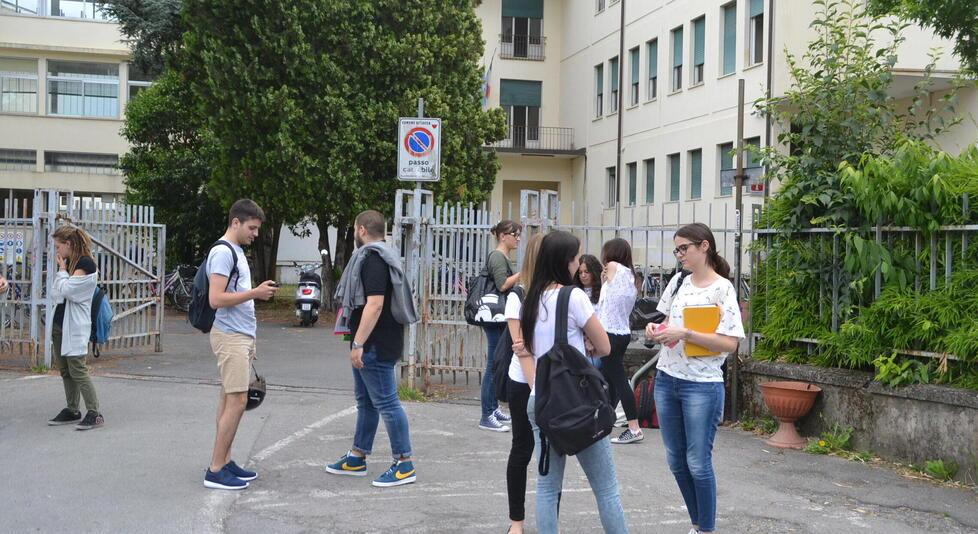 Desy e Francesco, una maturità che vale il massimo dei voti al Vallisneri – Tutti i nomi dei maturati