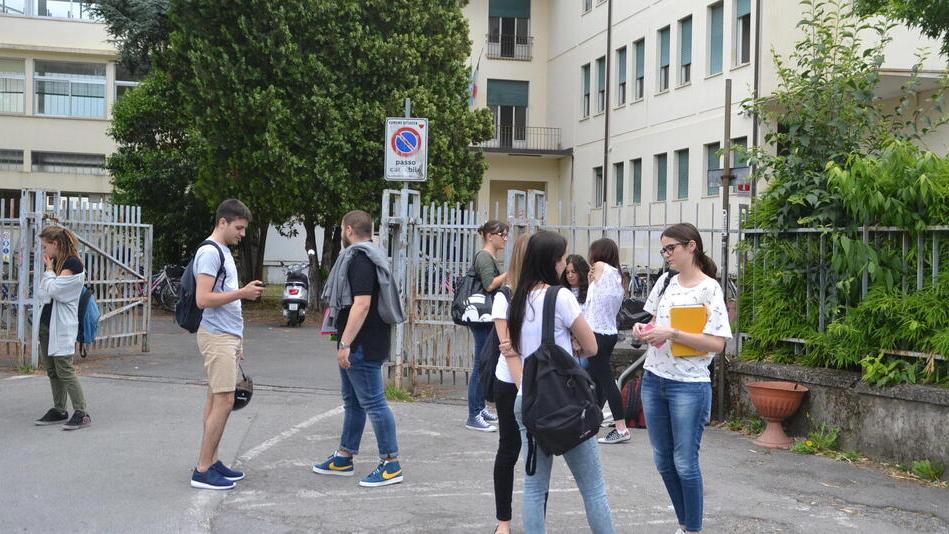 Desy e Francesco, una maturità che vale il massimo dei voti al Vallisneri – Tutti i nomi dei maturati