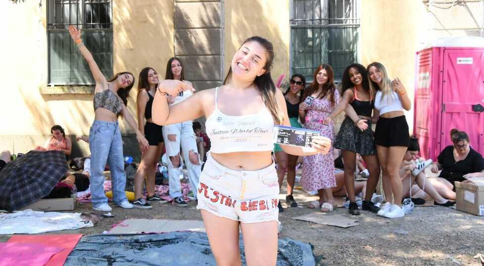 Fan di Bieber in attesa del concerto già da sabato davanti all’ex Finanza (Sernacchioli)