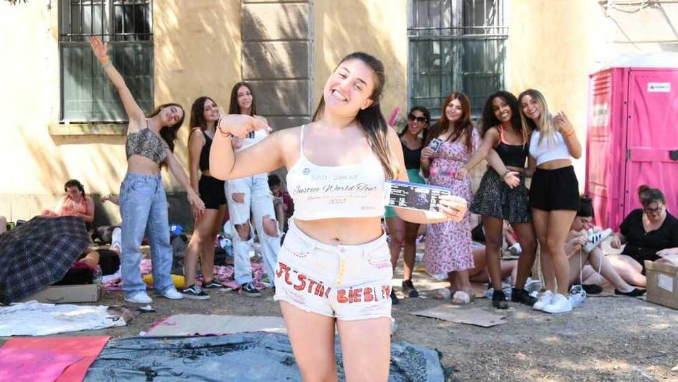 Fan di Bieber in attesa del concerto già da sabato davanti all’ex Finanza (Sernacchioli)