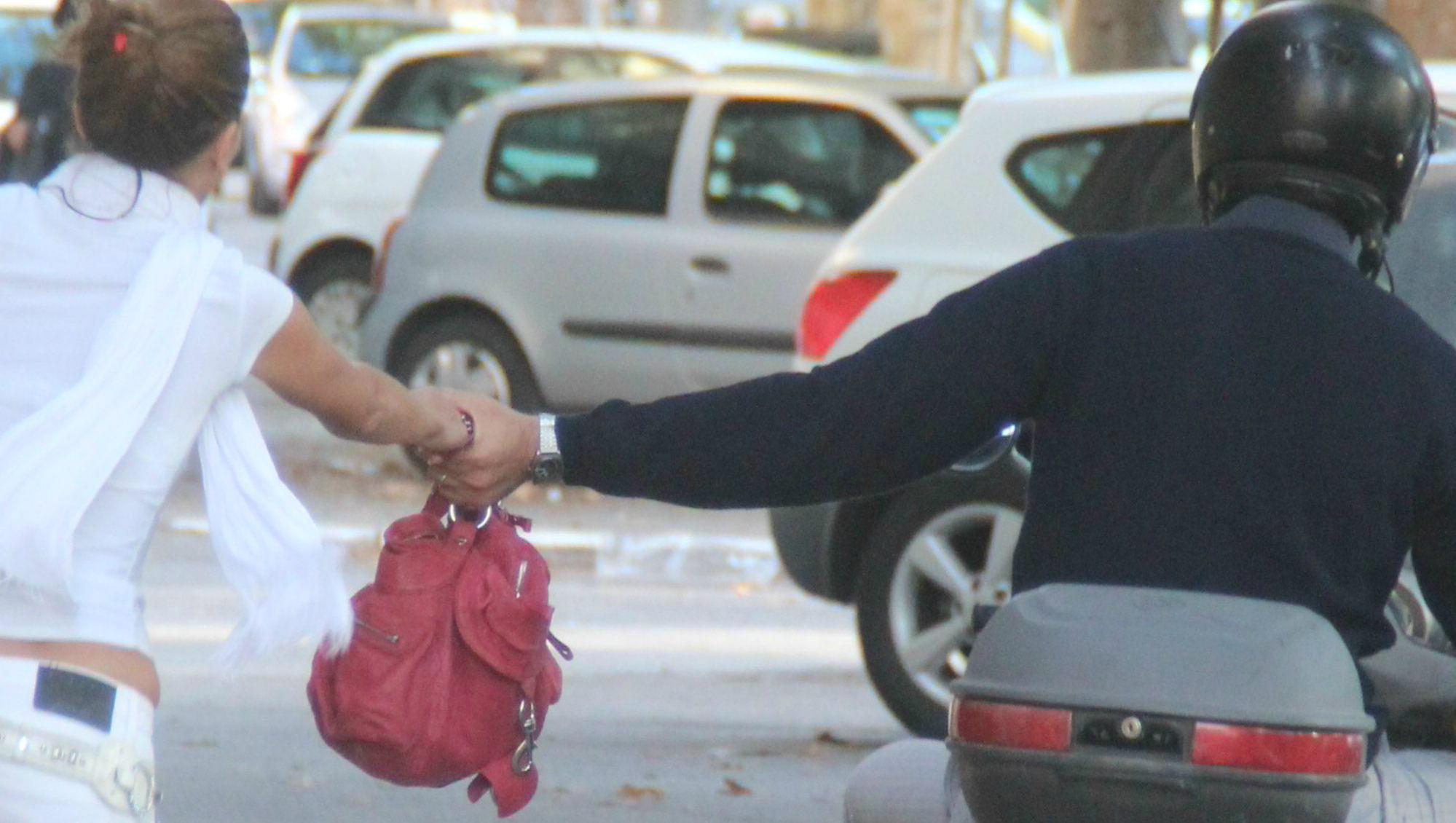 Pensionata ferita:  braccio rotto nel tentato scippo 