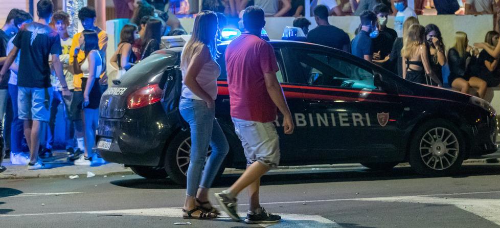Modenese a Lido di Spina Investe quattro ragazze e fugge: rischia il linciaggio 