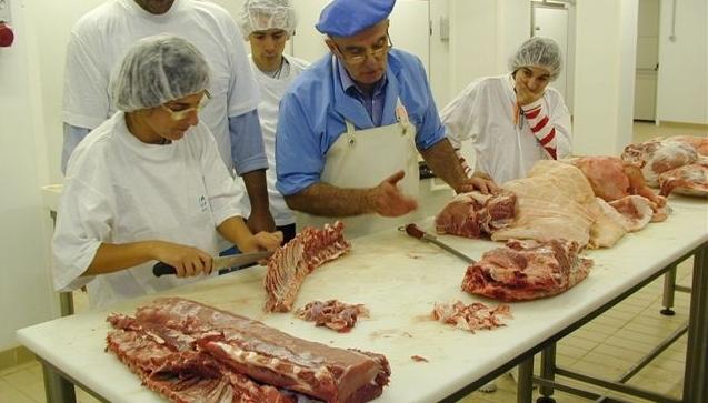 Il mercato della carne nell'isola resta in piedi grazie a turismo e margini ridotti