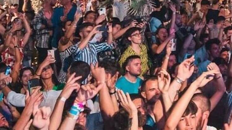 Lido Spina, derubati dell’oro mentre ballano sulla pista del locale