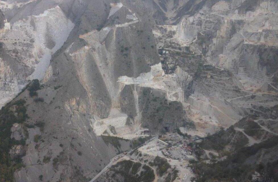 Caos tassazione del marmo. Il geologo e la relazione che fa discutere: «Guardate le carte»