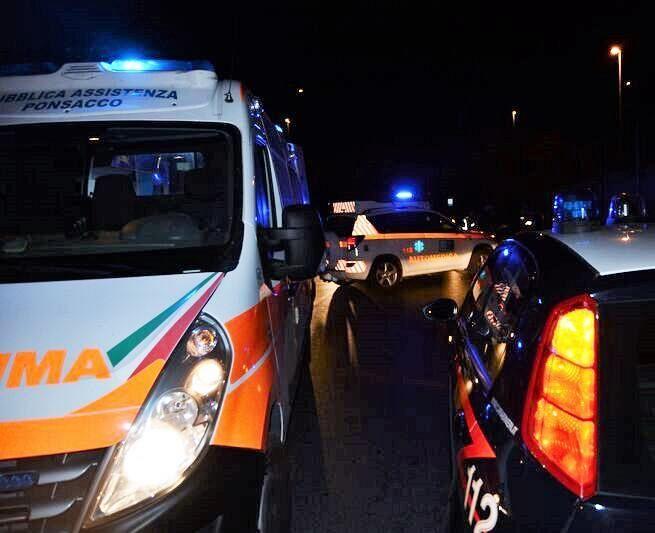 
	Sul posto &egrave; subito arrivato un mezzo del 118 (Foto di repertorio)

