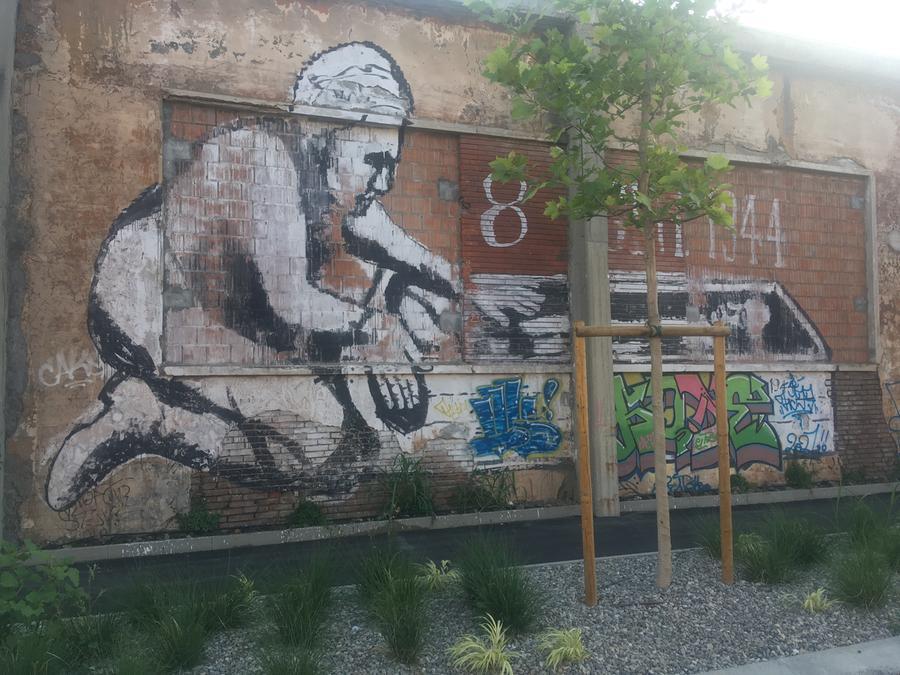 Il boulevard della street art lungo il viale delle Reggiane