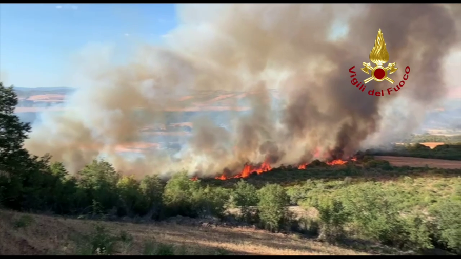 Fiamme in Maremma, colpite le frazioni di Scansano: 180 persone evacuate