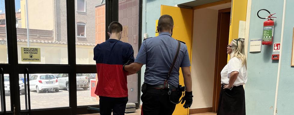 Lido di Spina Neopatentato modenese investe 4 ragazzze, aveva bevuto «Così ho perso il controllo» 