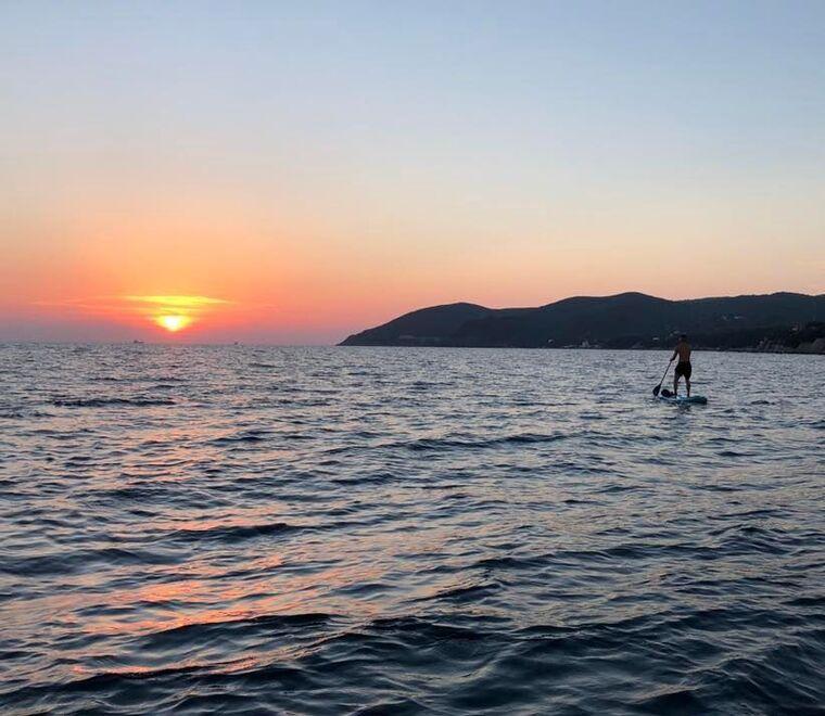 Pagajando a pelo d’acqua al calasole: sup lungo il Romito e pizza