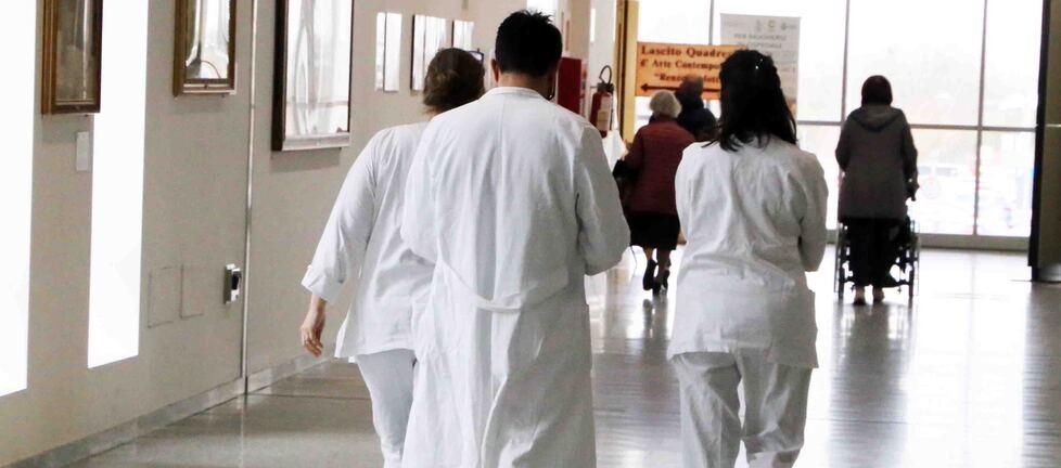 Le retribuzioni degli specialisti, negli ospedali il re è Carcoforo