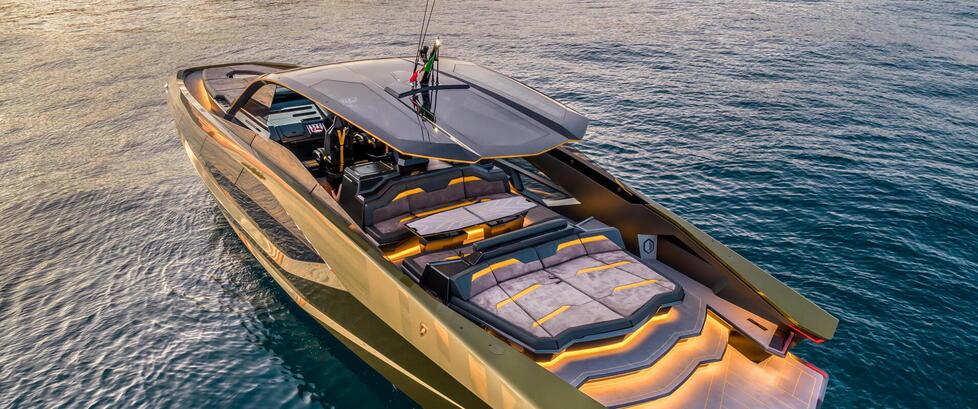 Lo yacht Tecnomar for Lamborghini in 3 ore e mezza arriva in Costa Smeralda