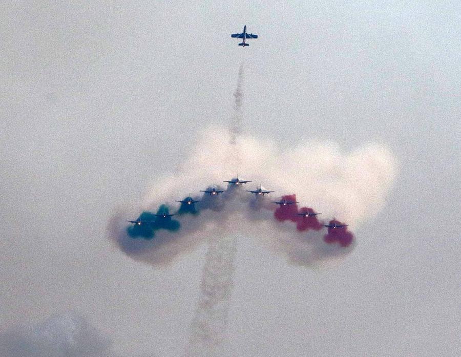 
	Una spettacolare formazione delle Frecce Tricolori

