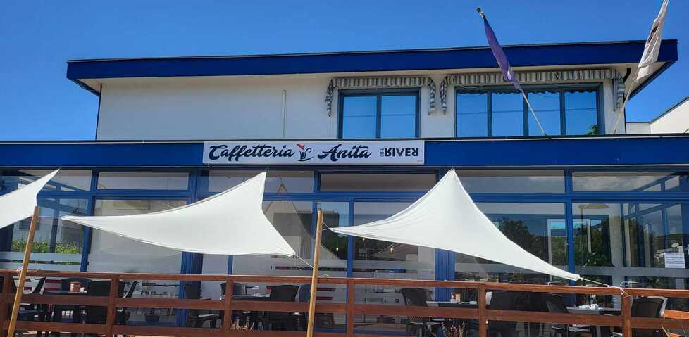Offre un lavoro non trova nessuno: «Ho cambiato tre baristi»