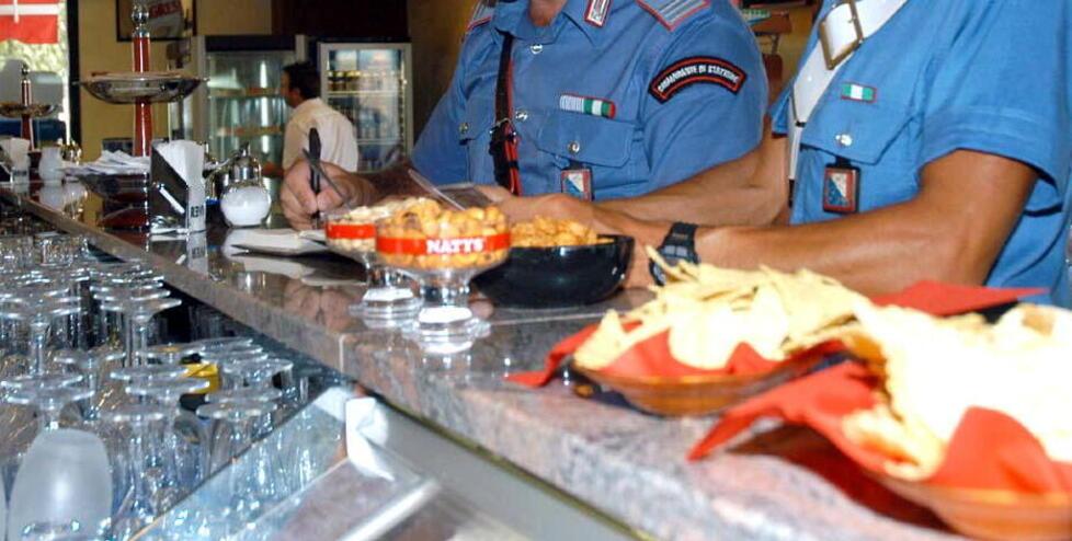 Fa sparire i soldi degli incassi: commessa finisce nei guai