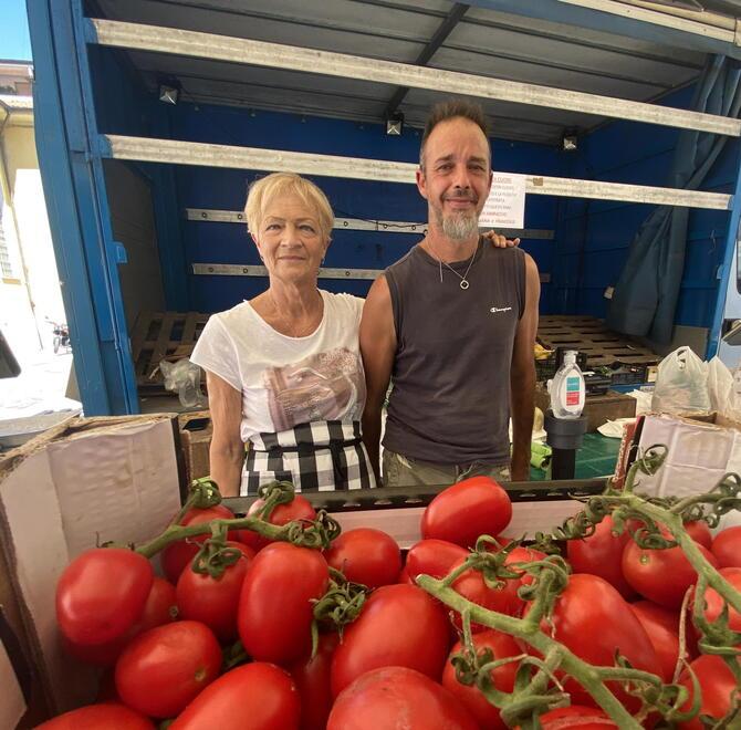 Chiude dopo 48 anni il banco dei Bianucci: «Grazie Pontedera per affetto e fedeltà»