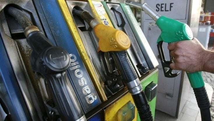 
	Il gestore del distributore applicava un ricarico di 60 centesimi ma &egrave; stato scoperto e multato

