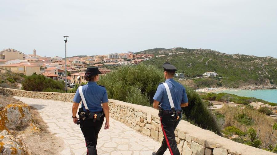 Vuole gettarsi nel vuoto: carabiniere sventa il suicidio di un 36enne padre di due figli