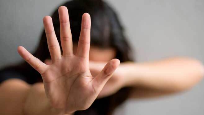 Violenza sessuale sulla spiaggia, ventenne in vacanza chiede aiuto