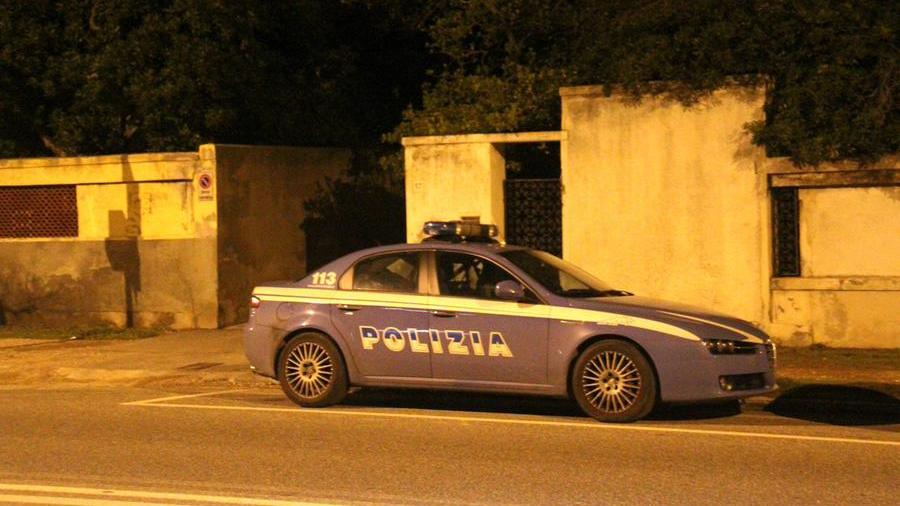 Una volante della polizia ad Antignano (foto d'archivio)