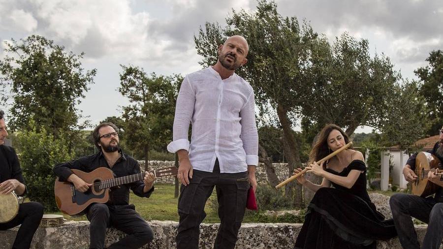 Raiz & Radicanto nel cortile del Palazzo dei Principi di Correggio