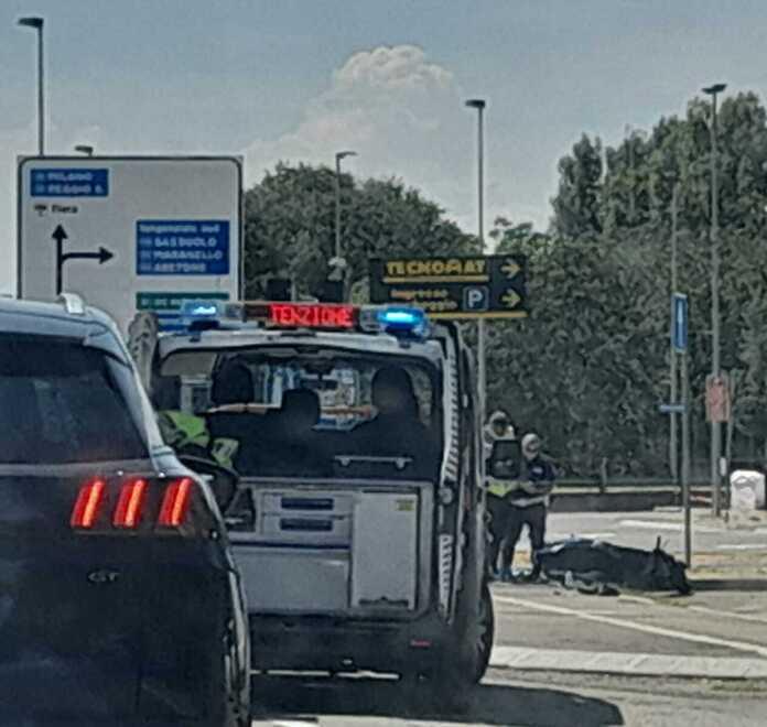 Modena Scontro tra auto e scooter, un giovane finisce all’ospedale 