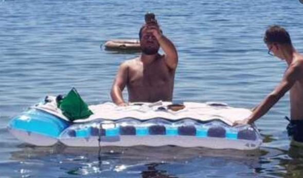 Offesi dal materassino usato per altare?