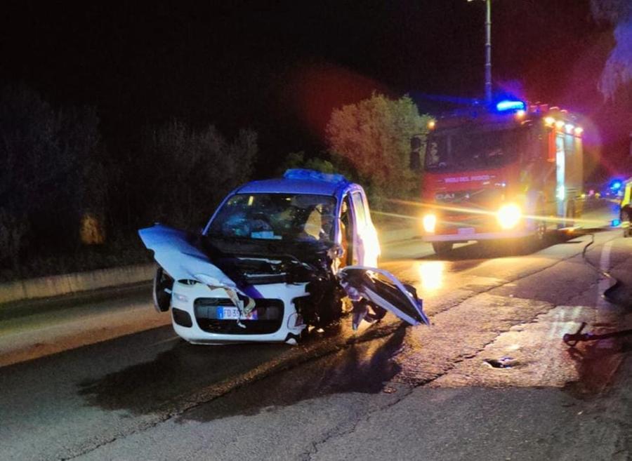 Scontro frontale sulla vecchia 125: un conducente muore sul colpo, l’altro resta ferito