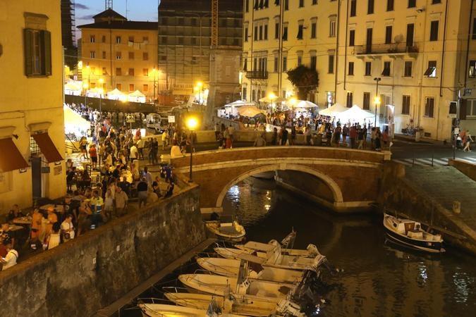Effetto Venezia, ecco la magia livornese tra concerti e teatri di strada