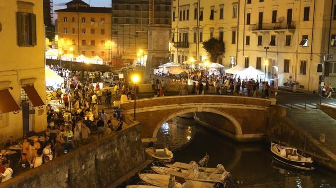 Effetto Venezia, ecco la magia livornese tra concerti e teatri di strada