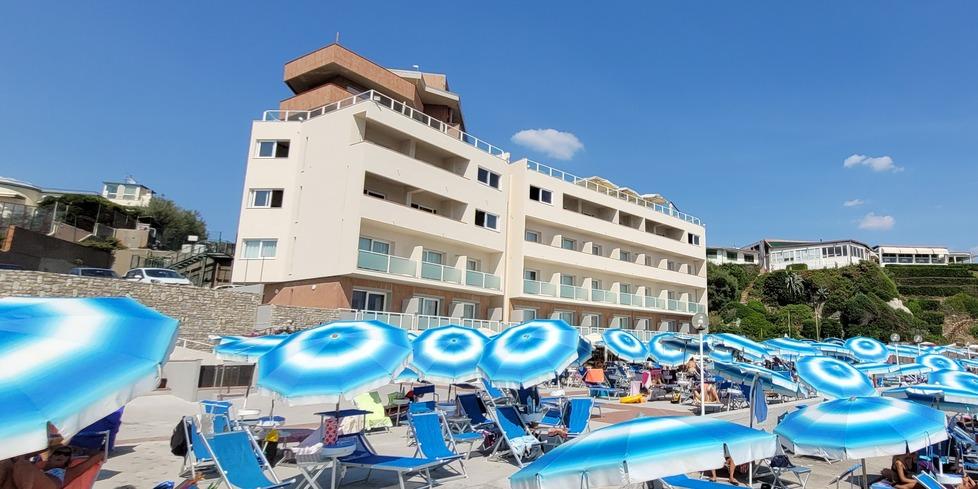 I Rex e lo stabilimento balneare