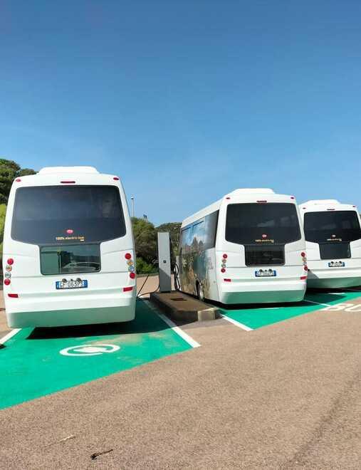 Santa Teresa, i pullman elettrici “a terra” non reggono salite e caldo