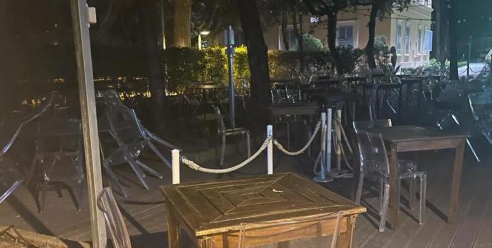 Chiuso dall'Asl lo spazio ristoro dentro al parco della Versiliana: le contestazioni e la difesa dei gestori